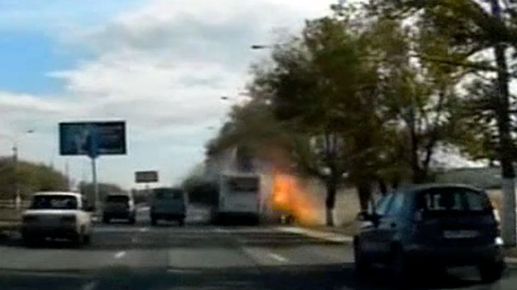 Diese Aufnahme vom Zeitpunkt der Explosion machte ein Autofahrer mit seiner Pkw-Kamera; diese sind in Russland weit verbreitet.
