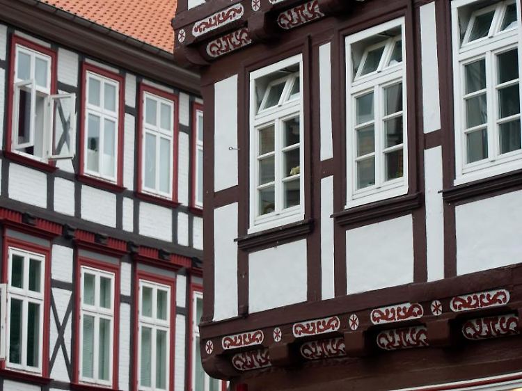 Bei einer Sanierung denkmalgeschützter Gebäude müssen Besitzer viele rechtliche Vorschriften beachten.