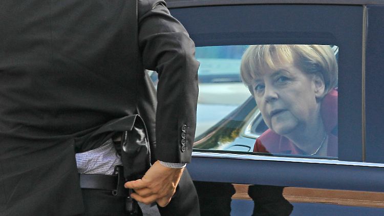 Angela Merkel ist derzeit in Brüssel beim EU-Gipfel. Auch dort wird die NSA-Affäre eine Rolle spielen. Bislang äußerte sich die Kanzlerin öffentlich allerdings nicht.