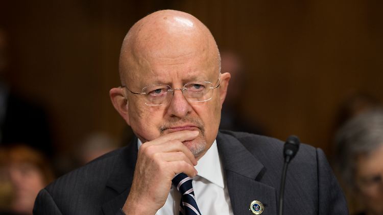 US-Geheimdienstchef James Clapper: Sein Büro hat derzeit eine heikle Mission.