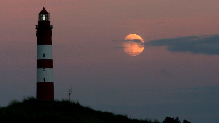 Eine romantische Trauung auf Amrum konnte außerhalb der Dienstzeiten teuer werden.