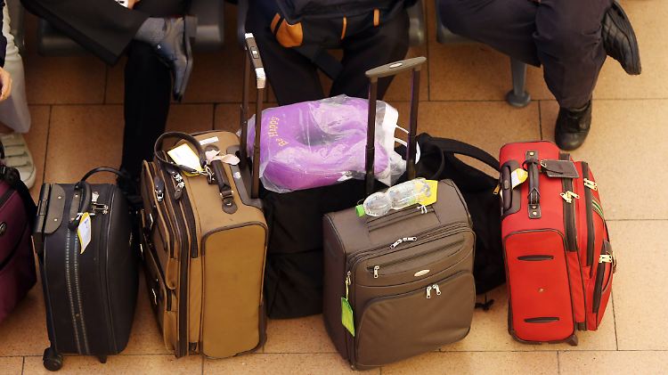 Die Fluglinien befürchten Einbußen, wenn mehr Gepäck mit an Bord genommen werden darf.