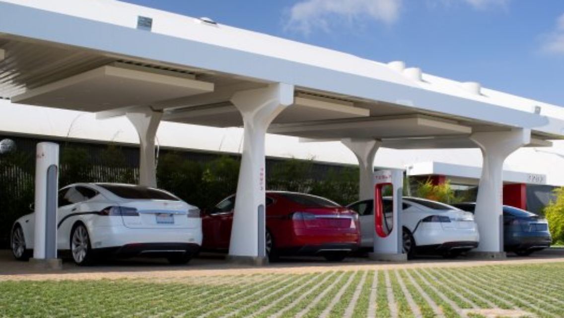Tesla-Ladestation.jpg