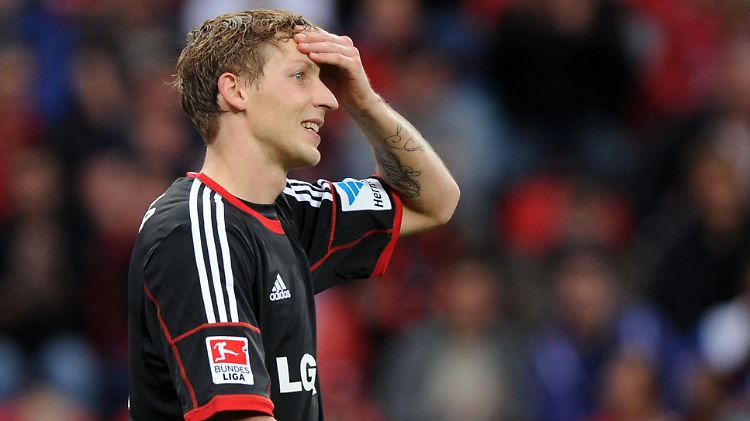 Sein Kopfball fand durch ein Loch im Außennetz den Weg ins Tor: Stefan Kießling.