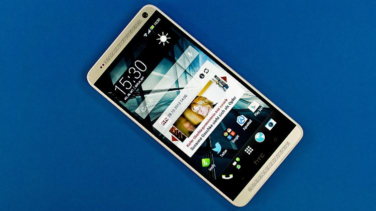 Auf dem 5,9 Zoll großen Display des HTC One Max haben viele Widgets und Apps Platz.