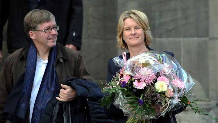 Gaschke (re.) nach ihrem Rücktritt mit Ehemann Hans-Peter Bartels.