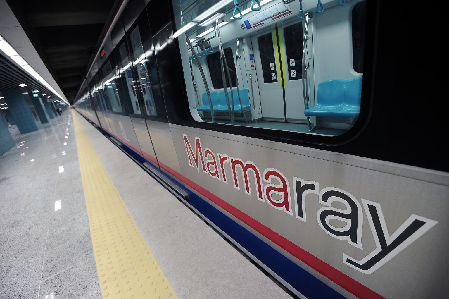 Nach mehr als neunjähriger Bauzeit sind Europa und Asien jetzt durch einen Bahntunnel auf dem Meeresgrund in Istanbul verbunden. 