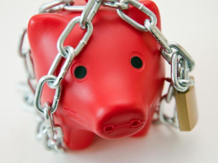 Wie sicher ist mein Geld bei der Bank? Eine Frage, die sich viele Verbraucher stellen. Die beruhigende Antwort: Bei den meisten Geldinstituten sind Spareinlagen geschützt.