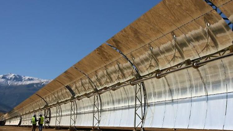 Riesige Solaranlagen (hier eine im spanischen Andalusien) sollen in Nordafrika entstehen.