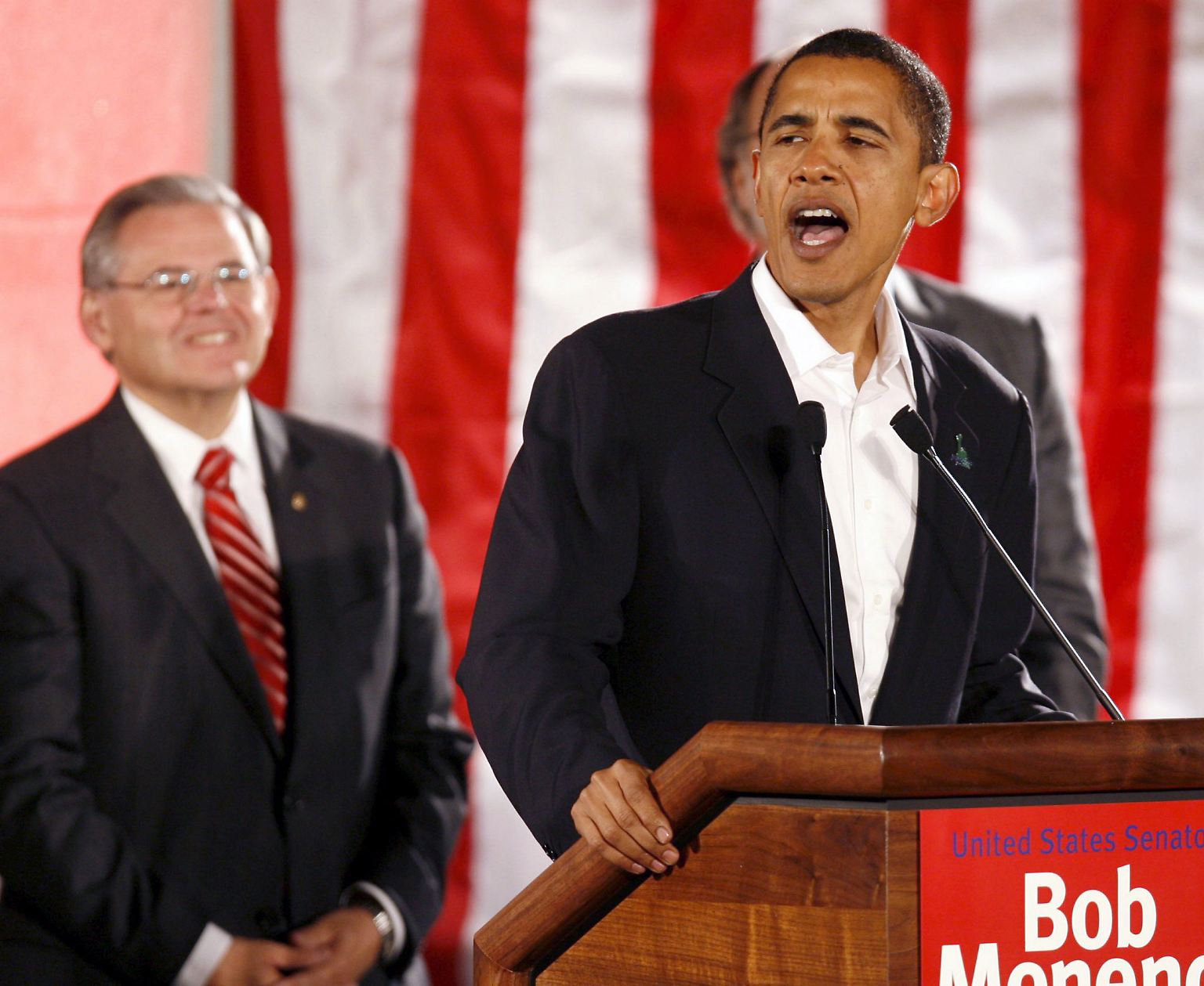 Das waren noch Zeiten: Im Mai 2006 profiliert sich Barack Obama, damals noch einfacher Abgeordneter im Senat, als Verteidiger der Bürgerrechte: "Wir müssen einen Weg finden, wie wir Terroristen stoppen und gleichzeitig die Privatsphäre und Freiheit unschuldiger Amerikaner schützen können." Ausdrücklich warnt er vor einem Machtmissbrauch durch den Präsidenten. 