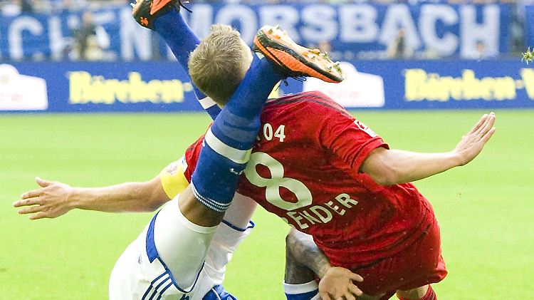 Blau-Weiß gegen Rot: Siebenmal war die Partie Schalke gegen Leverkusen das "Topspiel der Woche". Bitte achten Sie auf die Anführungszeichen.
