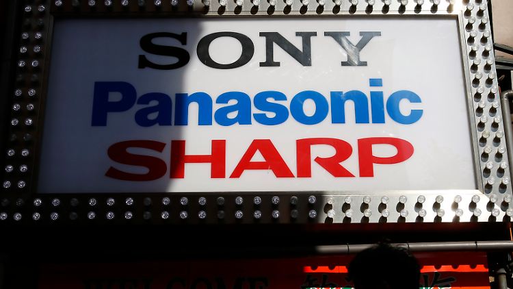 Erst geben die Panasonic-Zahlen die Richtung der Börse vor, dann drängt sich Sony in den Vordergrund.