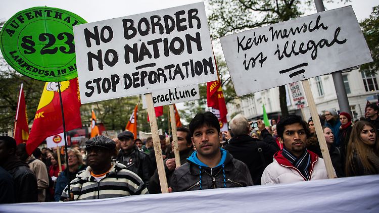 9000 Menschen demonstrierten in Hamburg.