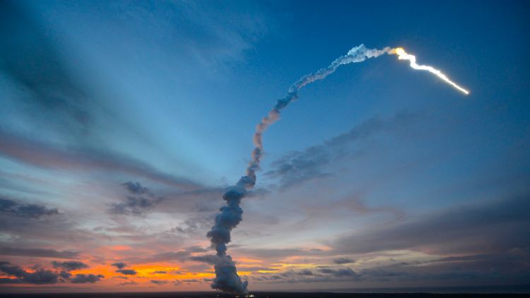 Im Juni 2013 startete die Ariane-5 Rakete mit dem Deutschen Raumfahrzeug ins All.