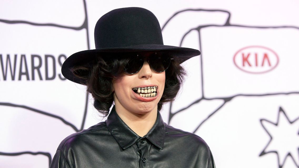 Lady Gaga kommt inkognito zur Preisverleihung - fast.