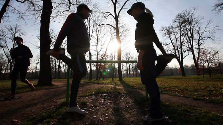 Die Marktakteure machen sich zum Wochenstart warm.