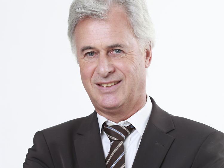 Peter Brandstaeter ist geschäftsführender Gesellschafter von der Fonds Laden und ein vehementer Befürworter von Investmentfonds als ideale Anlage für private und institutionelle Investoren.