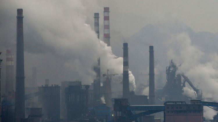 Für die Sanierung seiner maroden Industrie benötigt China enorme Geldsummen der reichen Industrieländer.
