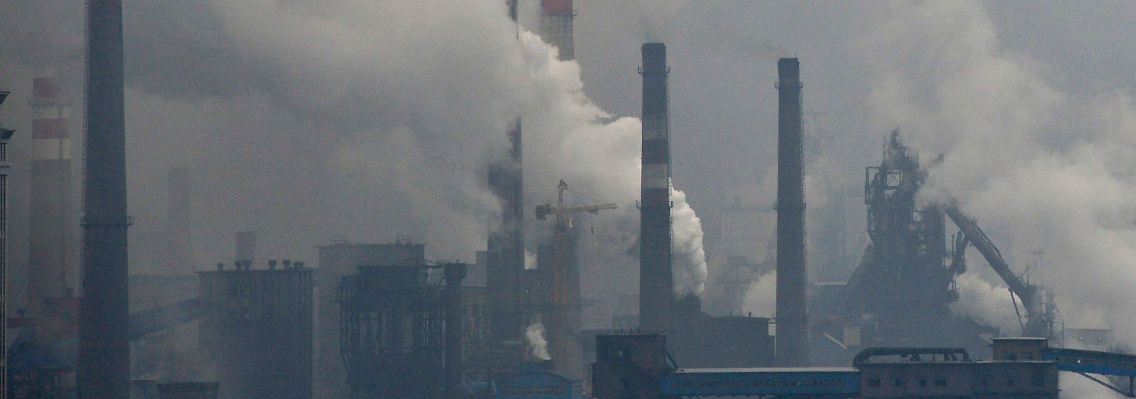 2013-11-04T020324Z_1576870484_GM1E9B40RS301_RTRMADP_3_CHINA-POLLUTION.JPG701144184792434015.jpg