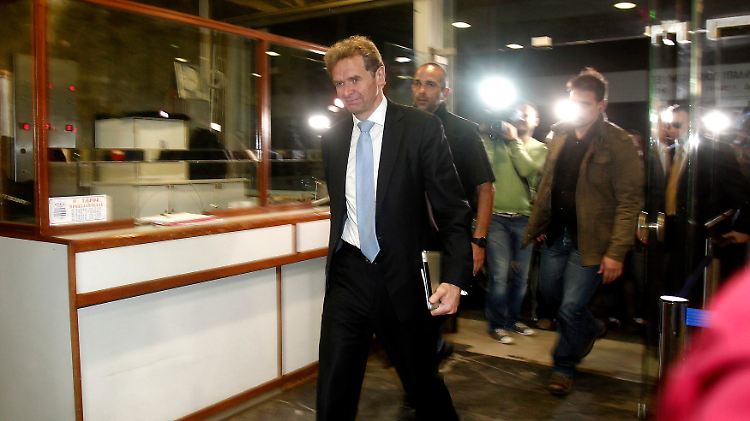  Poul Thomsen (IWF) bei seiner Ankunft in Athen