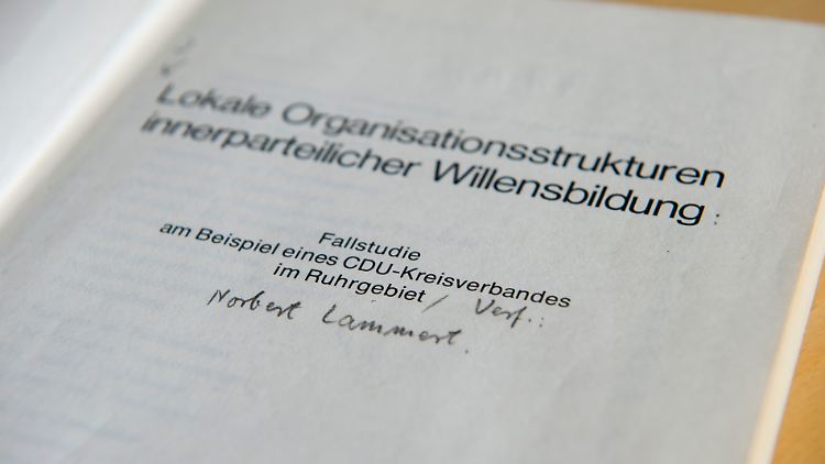 42371950.jpg