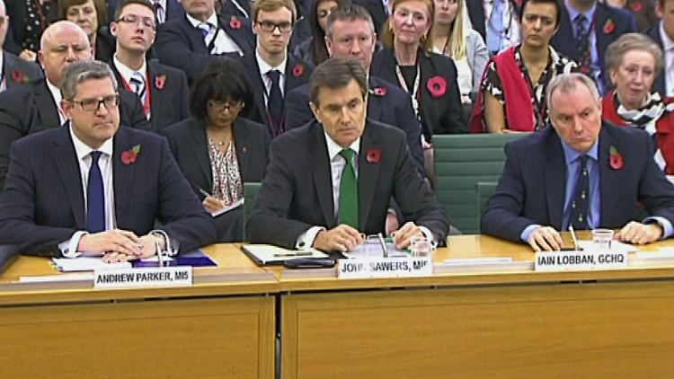 MI5-Chef Andrew Parker, MI6-Chef John Sawers und GCHQ-Chef Iain Lobban (v.l.) stehen den Fragen des Ausschusses Rede und Antwort.