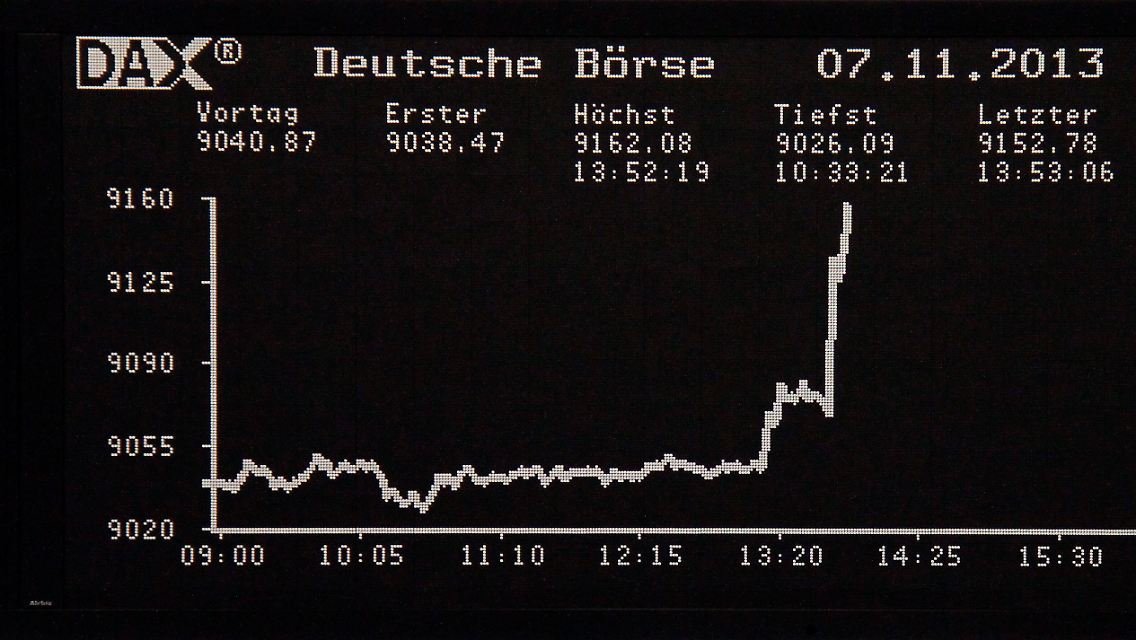 2013-11-07T130554Z_2143643529_BM2E9B712MH01_RTRMADP_3_ECB-RATES.JPG7570967762913003906.jpg