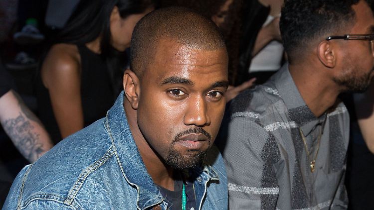 Kanye West hat kürzlich mit Kim Kardashian eine Tochter bekommen.