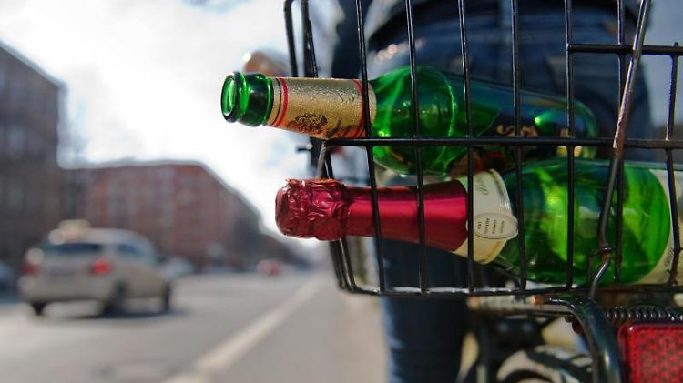 Die Promillegrenze für Radfahrer wird vorerst nicht herabgesetzt - aber auch schon jetzt können sich betrunkene Radler mit weit weniger als 1,6 Promille im Blut eine Strafanzeige einhandeln.