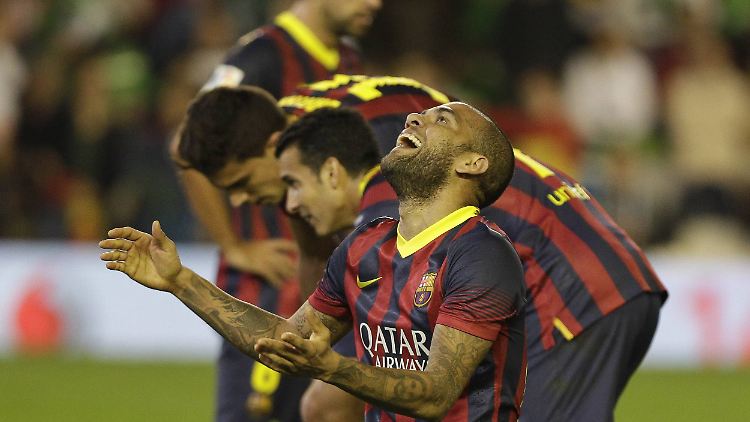 Helle Freude: Der FC Barcelona jubelt im Sevilla.