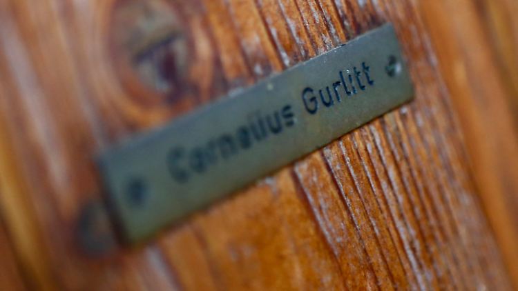 Die Klingel am Salzburger Haus von Cornelius Gurlitt.