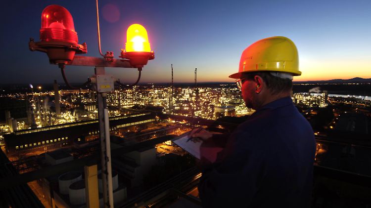 Am Stammwerk Ludwigshafen produziert BASF seinen Strom größtenteils selbst.
