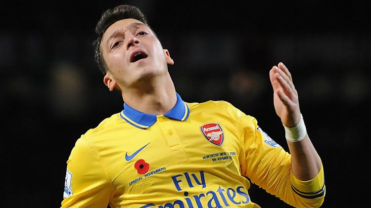 Die letzten drei Spiele gegen Dortmund, Manchester und Liverpool haben Mesut Özil kein Glück gebracht.