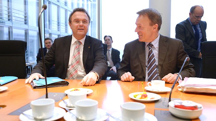 Für stärkere Beteiligung der Bürger: Hans-Peter Friedrich und Thomas Oppermann. 