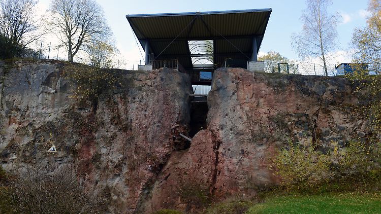 Blick auf die Korbacher Spalte: Neue Fossilienfunde aus ihr wurden erstmals der Öffentlichkeit vorgestellt.