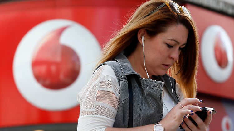 Vodafones Umsatzschwund soll mit Milliardeninvestitionen aufgehalten werden: Die Mittel sollen in den Netzausbau fließen.