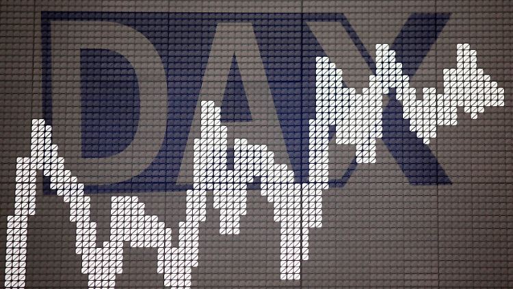 Leichtes Minus in großer Höhe: Sein Niveau kann der Dax am Dienstag nicht ganz halten.