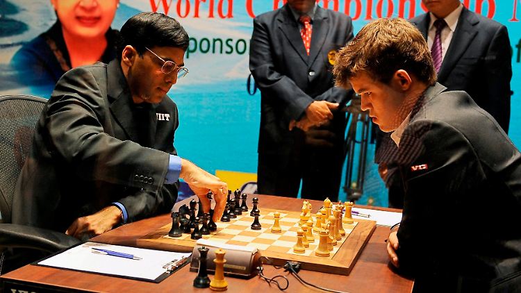 Einigen wir uns auf Unentschieden: Weltmeister Viswanathan Anand und sein Herausforderer Magnus Carlsen.