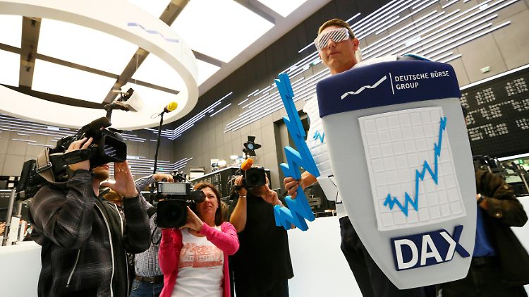 Ein Goldesel für Anleger: Zum 25. Dienstjubiläum präsentierte die Deutsche Börse die Reklamefigur "Dax-Man".