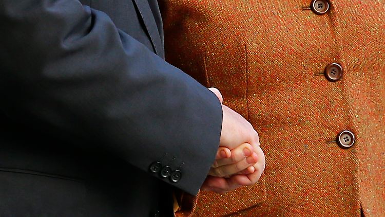 Alles schon besiegelt zwischen Sigmar Gabriel und Angela Merkel - manchmal scheint es so.