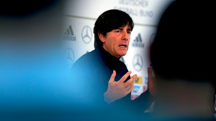 "Bereitet mir schon ein kleines bisschen Sorge": Bundestrainer Joachim Löw