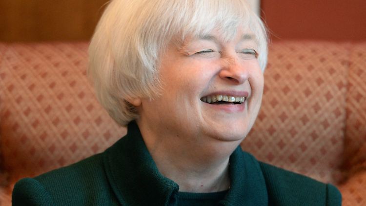 Da muss selbst die designierte Fed-Chefin Yellen lachen: Wie schon bei Bernanke reicht eine Äußerung zur Geldpolitik aus, um die Kurse zu bewegen.