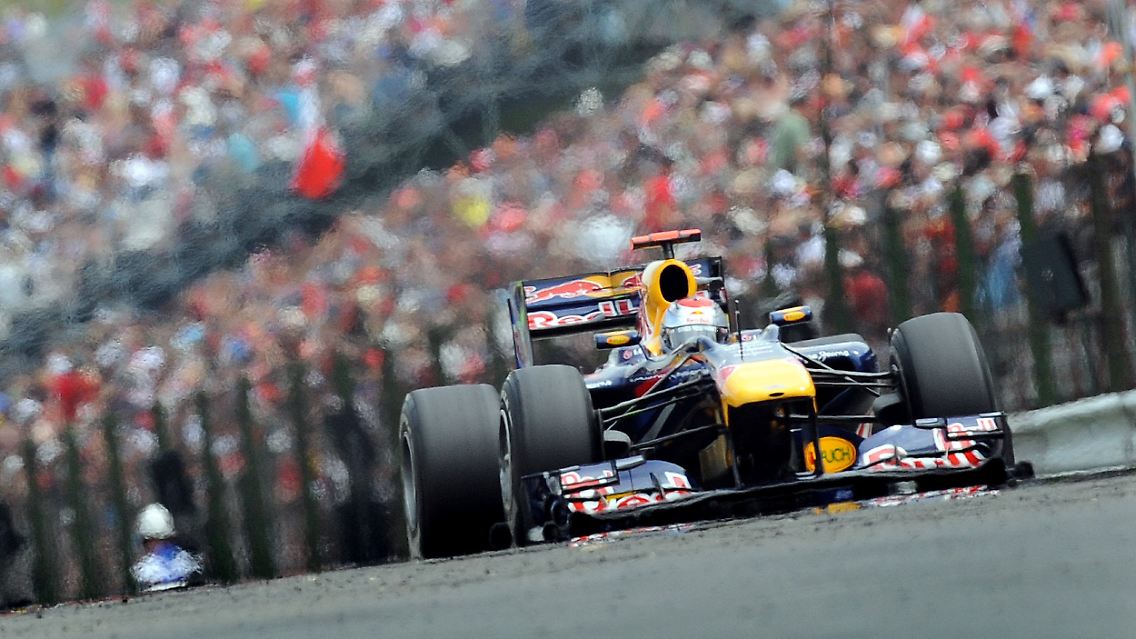Schneller als der Rest: Sebastian Vettel im Red Bull.