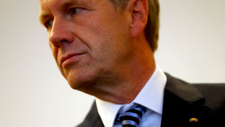 Wulff mit großem Bundesverdienstkreuz mit Stern und Schulterband, "in der Ausführung, die man bei solchen Anlässen trägt".