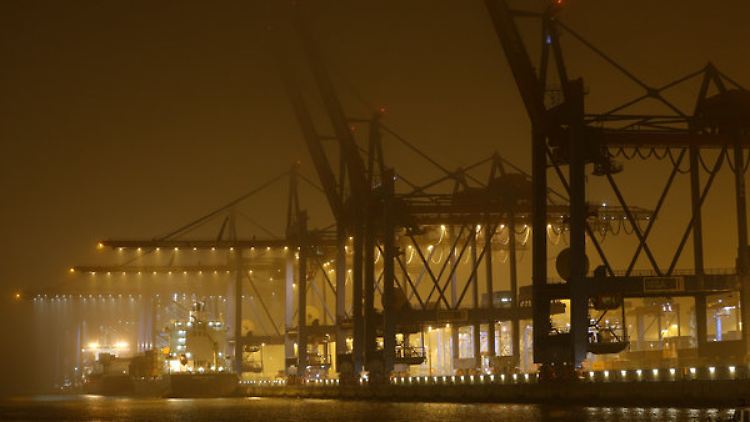 Die Exporteinnahmen sind 
durch den starken Euro derzeit etwas unscharf zu kalkulieren..
