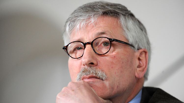 Thilo Sarrazin sorgte mit seinem Buch "Deutschland schafft sich ab" für Kontroversen.