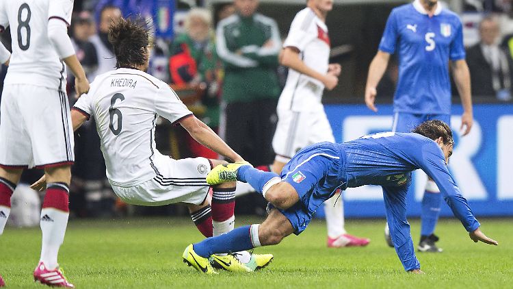 In dieser Situation verletzt sich Sami Khedira.