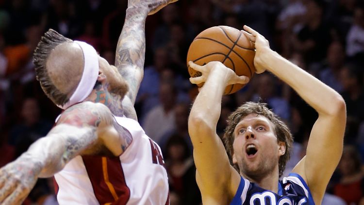 Nowitzki trifft und trifft und trifft.