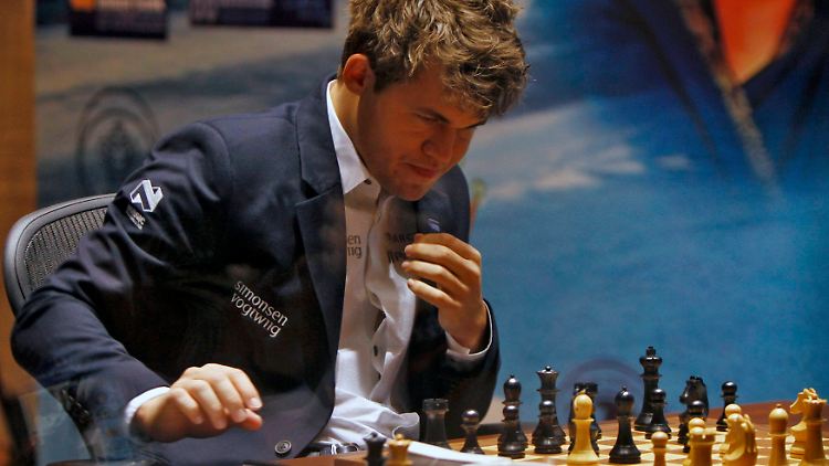 Der Norweger Magnus Carlsen führt bei der Schach-WM nun 4:2 gegen Titelverteidiger Viswanathan Anand.