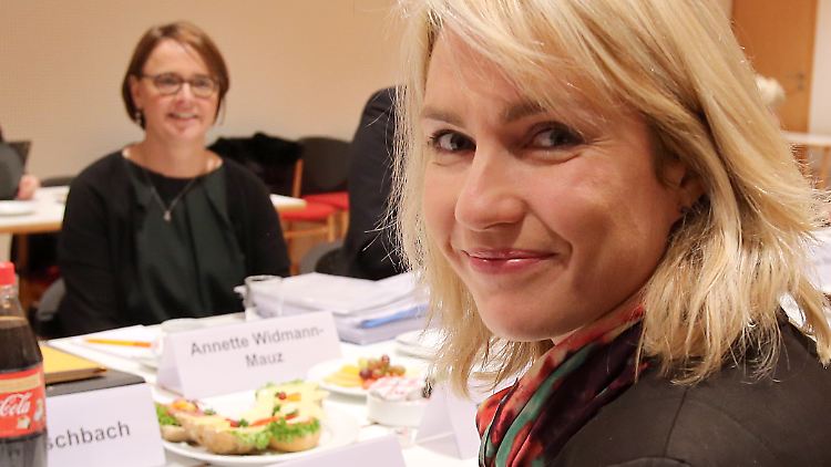 Manuela Schwesig und Annette Widmann-Mauz wollen die Quote. 